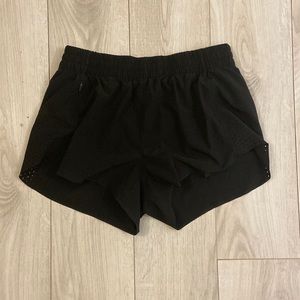 Athleta 3” Hustle Short. Size Small. Black